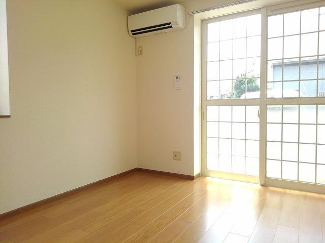 【居間・リビング】 | フォレスト参番館 | こちらのリビングで趣味の時間をお楽しみください