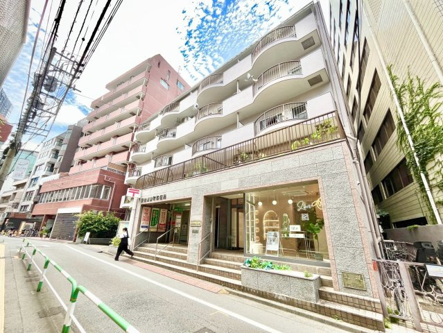 レジョンド諏訪の外観|2026.07.30撮影

現地ご見学希望・資料請求などお気軽にお問い合わせ下さい！
03-5990-5201
