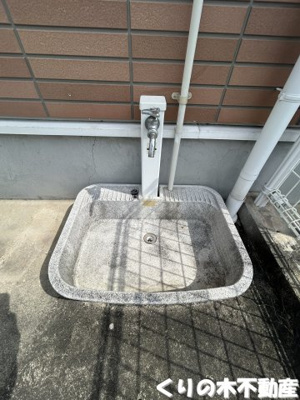 【設備】 | グレイスＫ　Ｄ | 庭にある洗い場です