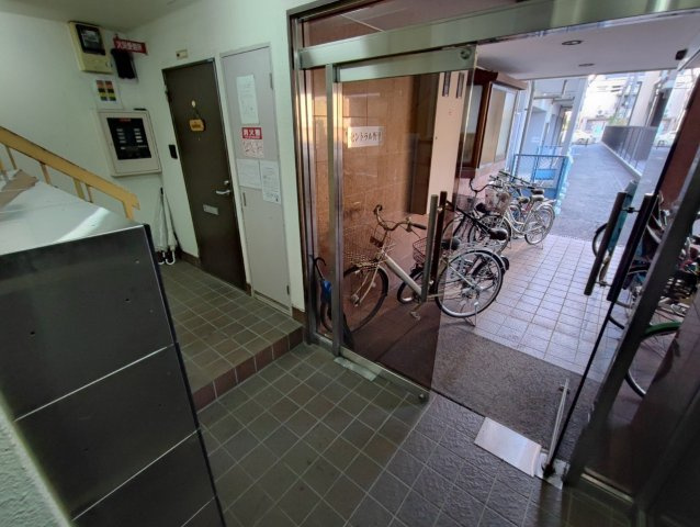 セントラル野里　仲介手数料無料のロビー