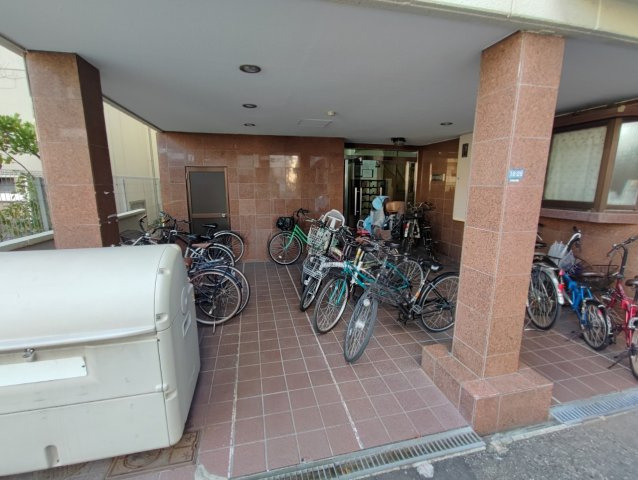 セントラル野里　仲介手数料無料の駐車場