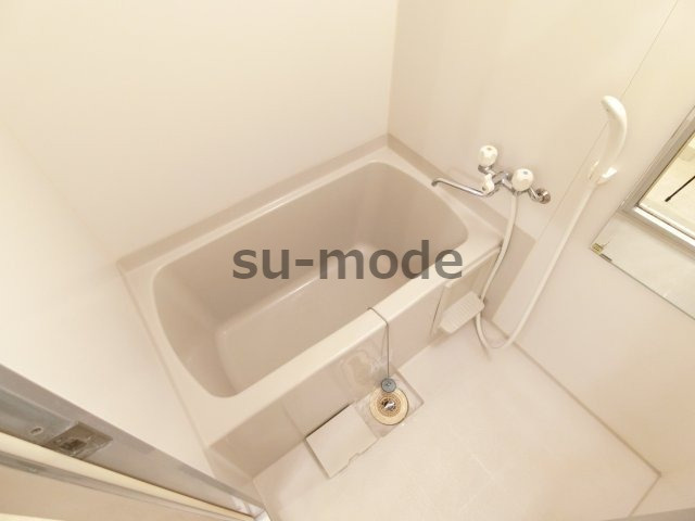 ステーションハイツ南茨木の浴室