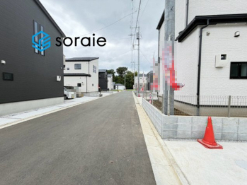 飯能市青木5期　全9棟　新築戸建　グラファーレの前面道路含む現地写真|8/4　撮影