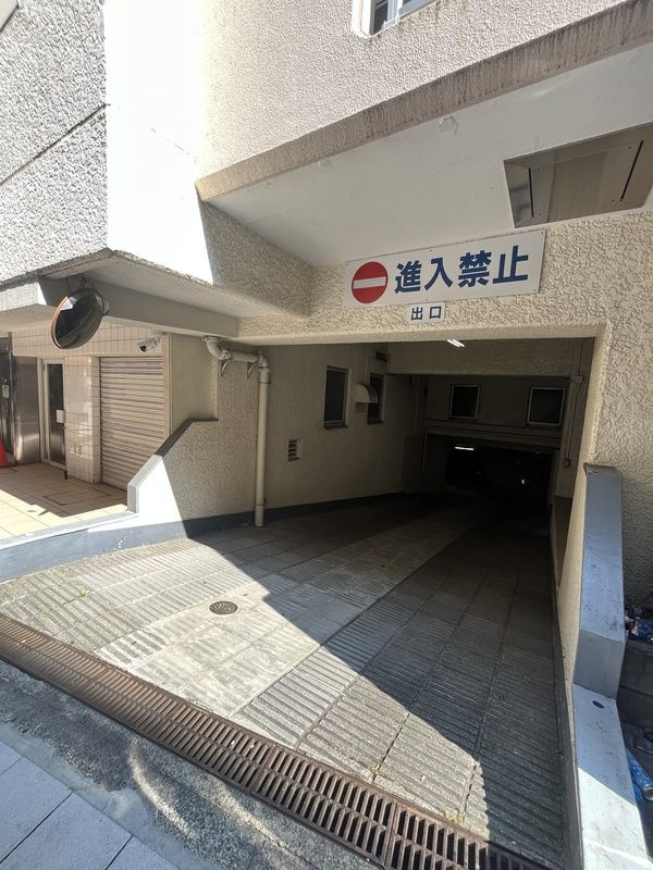 マンション池尻の駐車場
