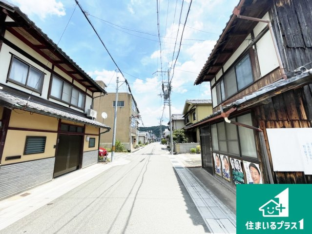 南丹市園部町若松町　新築一戸建ての前面道路含む現地写真|現在建築中！落ち着いた街並みで新生活を始めることが出来そう！周辺の物件も併せてご紹介させて頂きます！