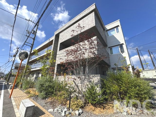 プレミアス