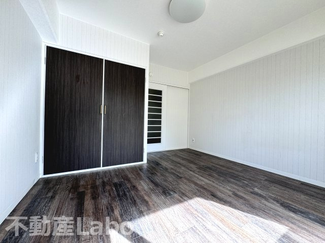 徳島市南昭和町１丁目の賃貸マンションの洋室