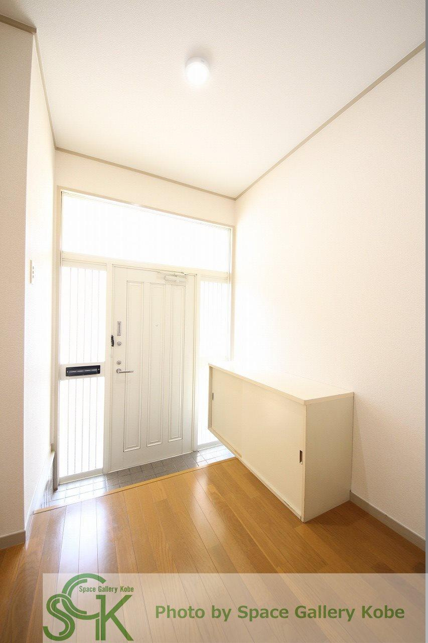 タウンハウス伊川谷の玄関|※お部屋により仕様が異なる場合があります※