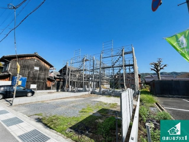 南丹市園部町若松町　新築一戸建ての外観|現在建築中！落ち着いた街並みで新生活を始めることが出来そう！周辺の物件も併せてご紹介させて頂きます！