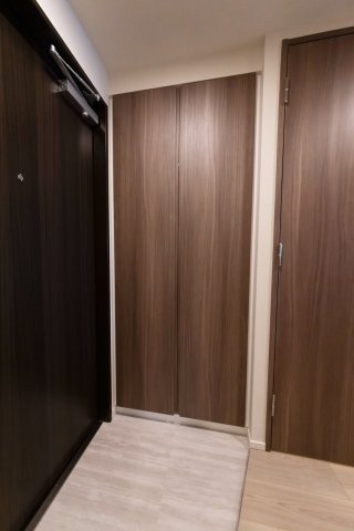プラウドフラット浅草アベニューの玄関