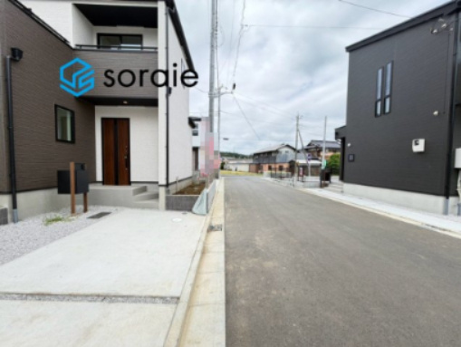 飯能市青木5期　全9棟　新築戸建　グラファーレの前面道路含む現地写真|8/4　撮影