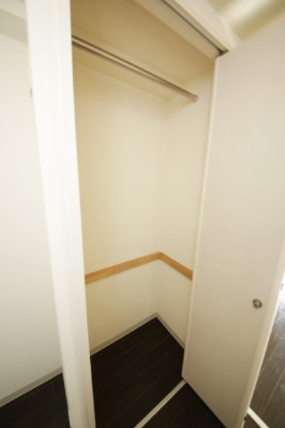 エンゼルハイム東町の収納|別部屋反転間取の写真となります。