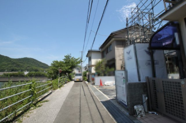 十津2丁目　2期1棟1　新築戸建　の完成予想図|3LDK+WIC+SC　建物面積　89.42㎡（約27.04坪）
1階　44.71㎡　2階　44.71㎡