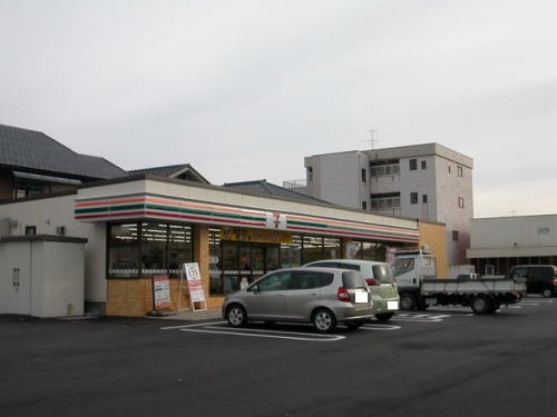 ホワイトヒルハイツの周辺|セブンイレブン福井運動公園店まで550m