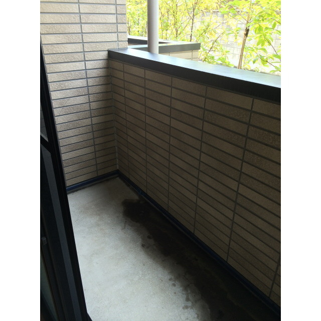 アンプルールフェール梓のバルコニー|便利なバルコニー付き♪