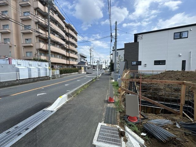 【前面道路含む現地写真】 | 富士見市羽沢2丁目　新築一戸建住宅　全9棟　(ふじみ野店) | 歩道も整備されており安全な前面道路となっております。