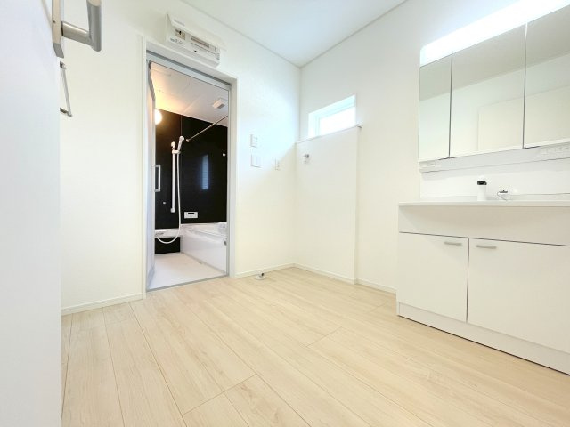【内観：施工例】 | 富士見市羽沢2丁目　新築一戸建住宅　全9棟　(ふじみ野店) | 同仕様の施工例です。実際の完成物件の内観・仕様が一部異なる場合があります。