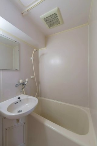 AP1480 スチューデント室見 301の浴室|




