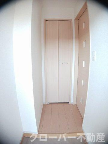 アヴェニール　Ａの玄関