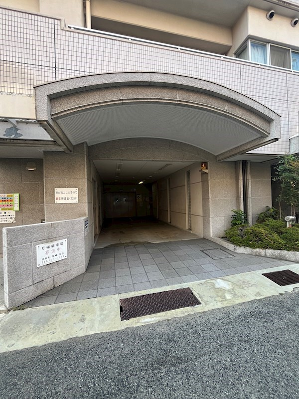 ロイヤルヴィレッジの外観
