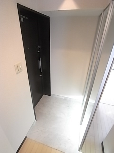 エステムプラザ神戸元町海岸通の玄関