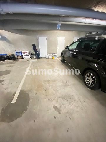 メゾンAIOIの駐車場