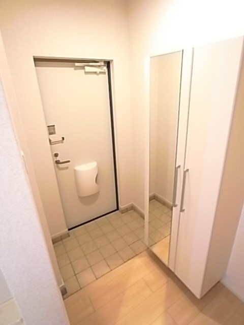 メゾンFの玄関