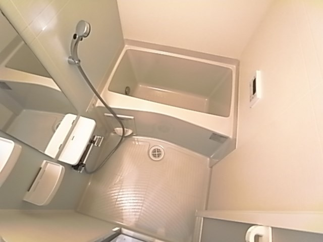 メゾンFの浴室