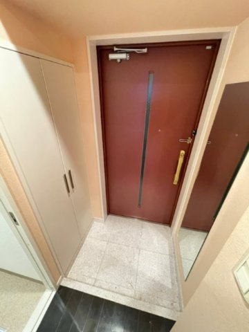 大阪市中央区南船場２丁目の賃貸マンションの玄関