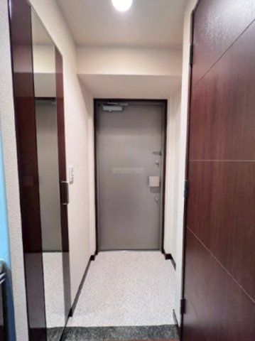 大阪市西区京町堀２丁目の賃貸マンションの玄関