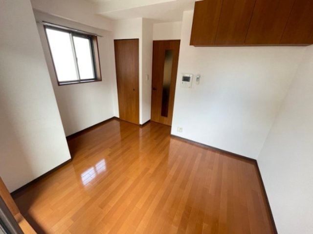 大阪市中央区内淡路町１丁目の賃貸マンションの居間・リビング