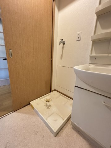 高口箔屋ビルの洗面所