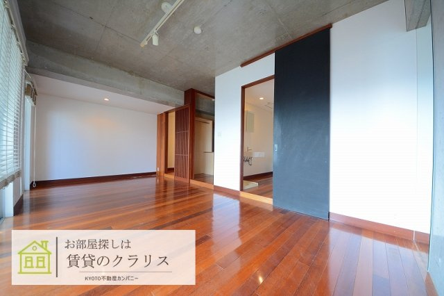 SUMAU（スマウ）の内装