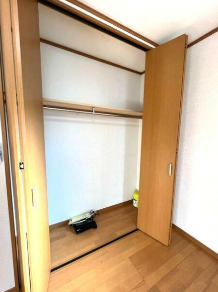 府中市幸町１丁目のアパートの収納