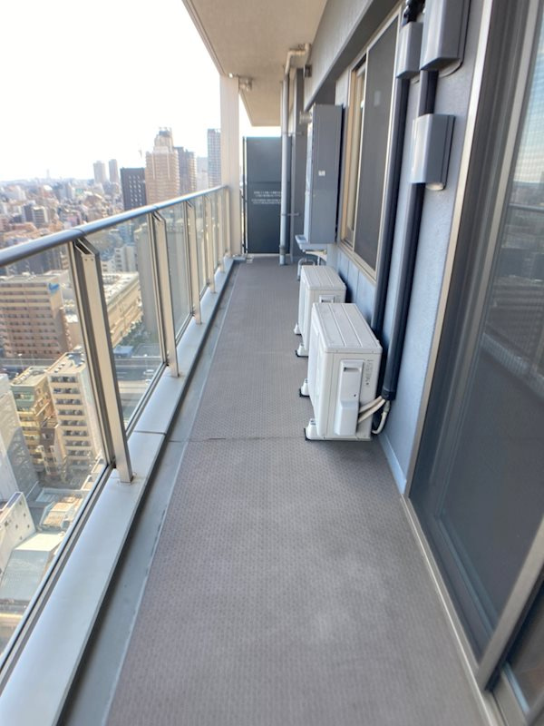 大阪市中央区松屋町の賃貸マンションのバルコニー