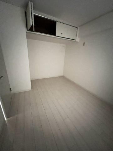 ロイヤルメゾン宝塚南の居間・リビング