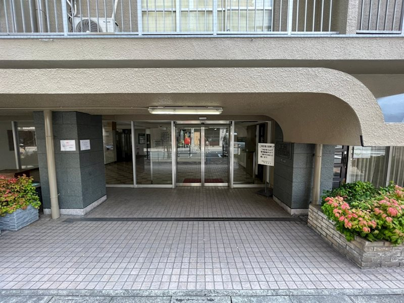 南堀江スカイハイツのエントランス