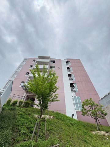URグリーンヒルズ仁川 7号棟の外観