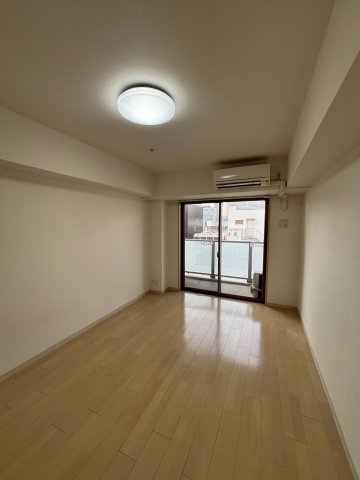 アーバンフラッツ心斎橋 (旧 La Douceur心斎橋)の居間・リビング|清潔なロビーです