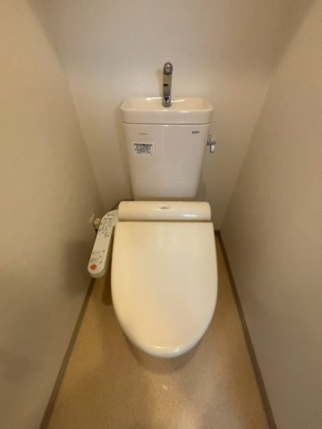 アーバンフラッツ心斎橋 (旧 La Douceur心斎橋)のトイレ