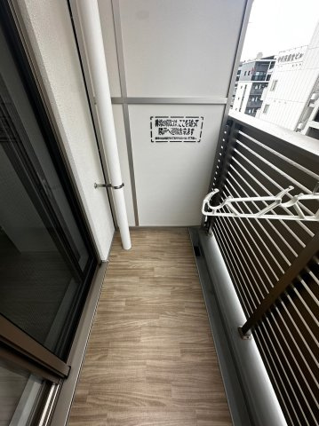 大阪市浪速区日本橋東３丁目の賃貸マンションのバルコニー