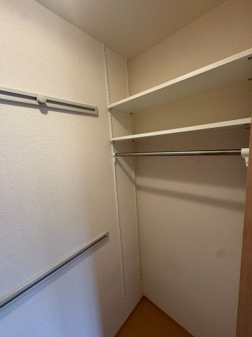 川崎市高津区久地４丁目のアパートの収納