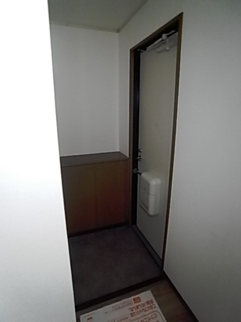 神戸市灘区浜田町３丁目のアパートの玄関