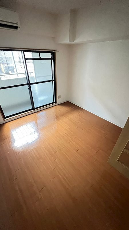 神戸市中央区旭通３丁目の賃貸マンションの居間・リビング