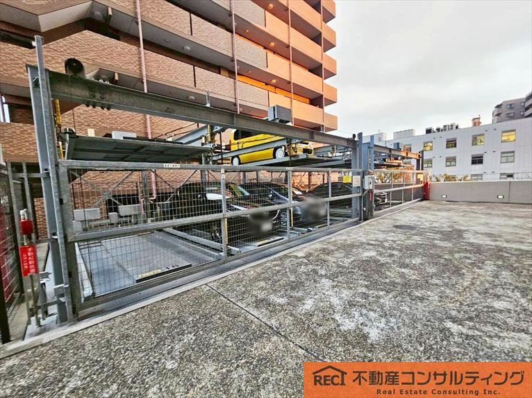 ワコーレ神戸灘タワーの駐車場