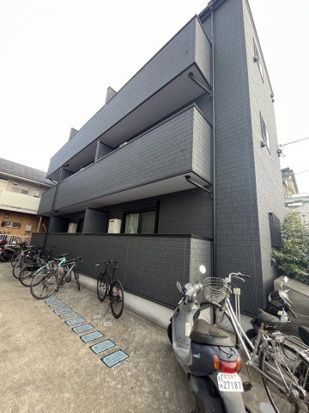 LACRAS舎人の外観