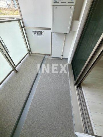 横浜市西区桜木町５丁目の賃貸マンションのバルコニー