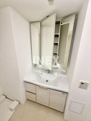 横浜市西区桜木町５丁目の賃貸マンションの洗面所