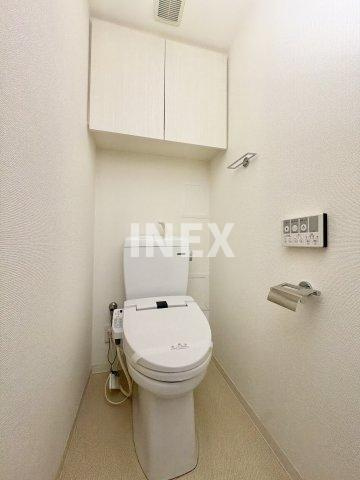 横浜市西区桜木町５丁目の賃貸マンションのトイレ