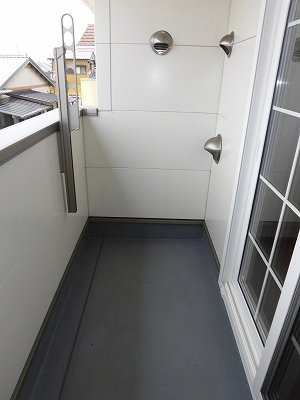 【バルコニー】 | サンリットＡ | 落ち着いた時間を過ごせるバルコニーです